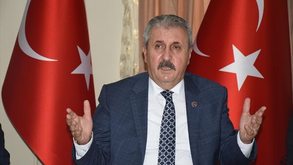 Büyük Birlik Partisi (BBP) Genel Başkanı Mustafa Destici, Kars'taki sivil toplum kuruluşu temsilcileriyle bir araya geldi.
 - Sputnik Türkiye