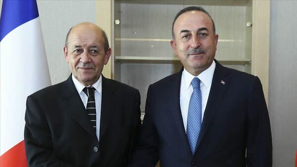 Mevlüt Çavuşoğlu, Fransa Dışişleri Bakanı Jean-Yves Le Drian ile görüştü - Sputnik Türkiye