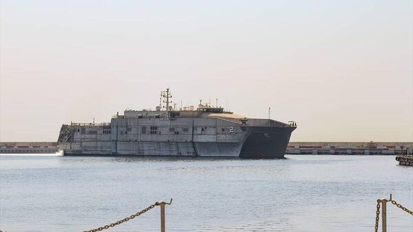 ABD Deniz Kuvvetleri'ne ait hızlı sevkiyat gemisinin ilk kez Lübnan'a ait deniz üssüne demir attığı duyuruldu. - Sputnik Türkiye