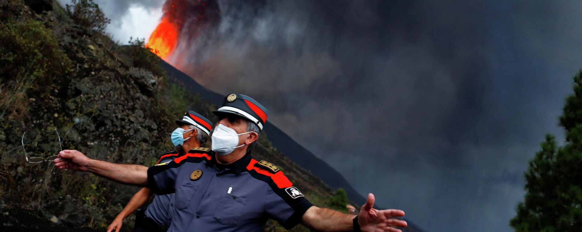 İspanya'nın güneybatısındaki Kanarya Adaları grubunda yer alan La Palma adasında 19 Eylül'den bu yana aktif durumda olan Cumbre Vieja yanardağının şimdiye kadar 400 evi yaktığı bildirildi. - Sputnik Türkiye, 1920, 23.09.2021
