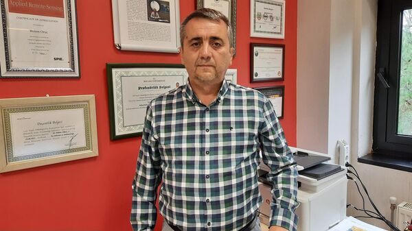 Kocaeli Üniversitesi Mühendislik Fakültesi Jeofizik Mühendisliği Bölüm Başkanı Prof. Dr. Bülent Oruç - Sputnik Türkiye