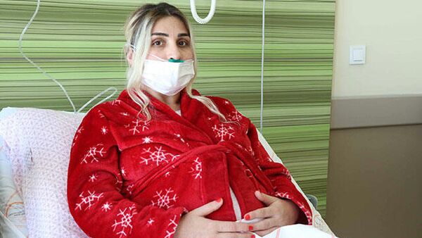 Koronavirüse yakalanan hamile kadın: Keşke bütün doz aşılarımı yaptırsaydım - Sputnik Türkiye