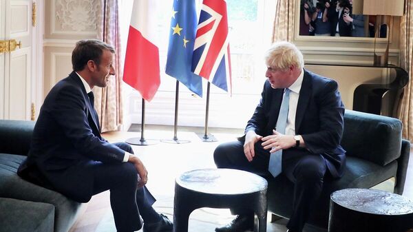 İngiltere Başbakanı Boris Johnson - Fransa Cumhurbaşkanı Emmanuel Macron - Sputnik Türkiye