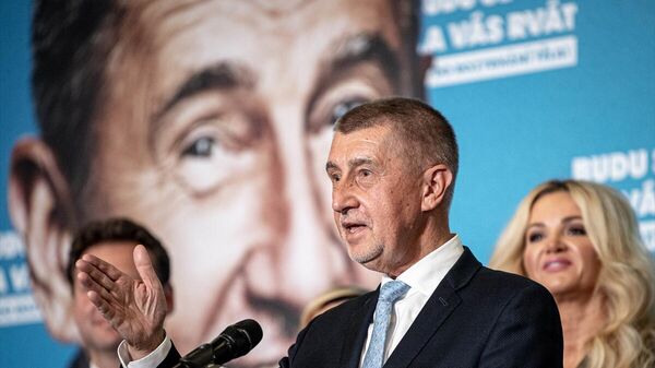 Çekya'da yapılan genel seçimleri üç partinin oluşturduğu Spolu (Birlikte) ittifakı kazandı  - Sputnik Türkiye