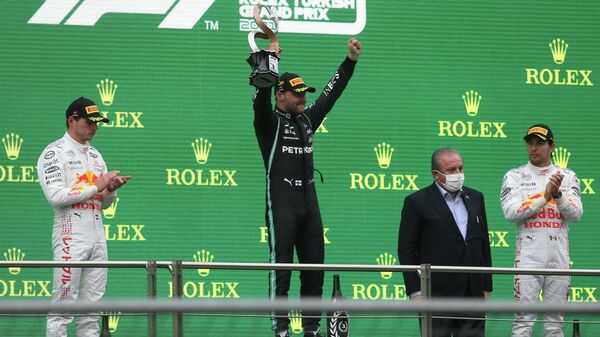 Formula 1 Rolex Türkiye GP'de kupa seremonisi yapıldı: Bottas’a kupayı TBMM Başkanı Şentop takdim etti
 - Sputnik Türkiye