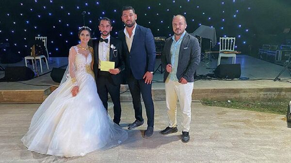 Antalya'da bir düğünde gelinle damada kripto para takıldı - Sputnik Türkiye