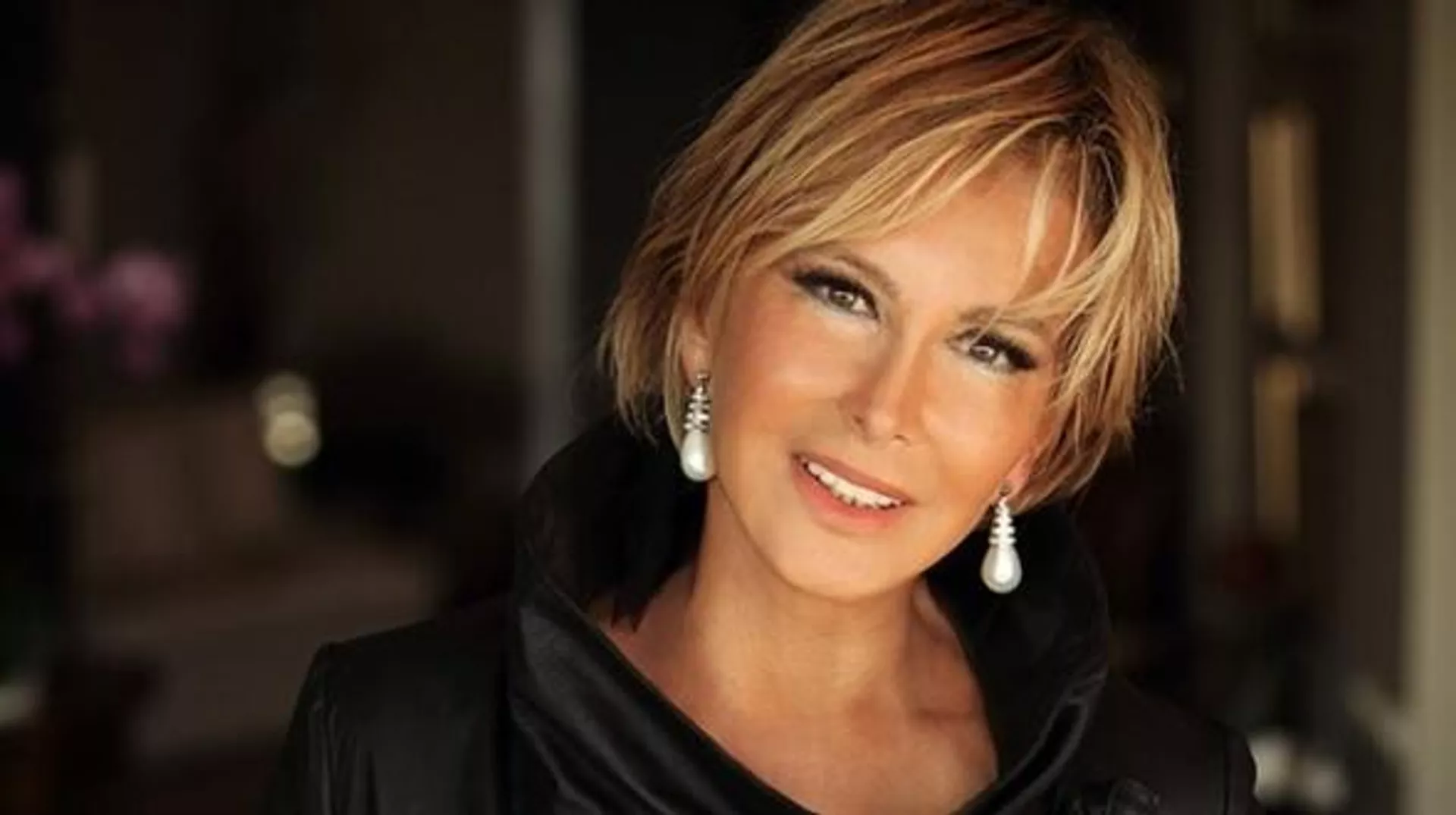 Filiz Akın - Sputnik Türkiye, 1920, 01.12.2025