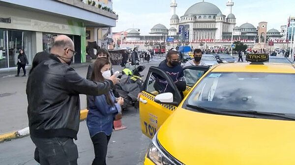 Taksim Meydanı'nda turistin taksi isyanı - Sputnik Türkiye
