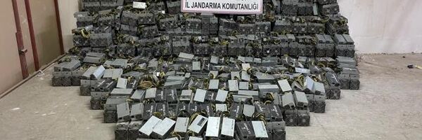 Kocaeli kripto para üretim cihazı  - Sputnik Türkiye