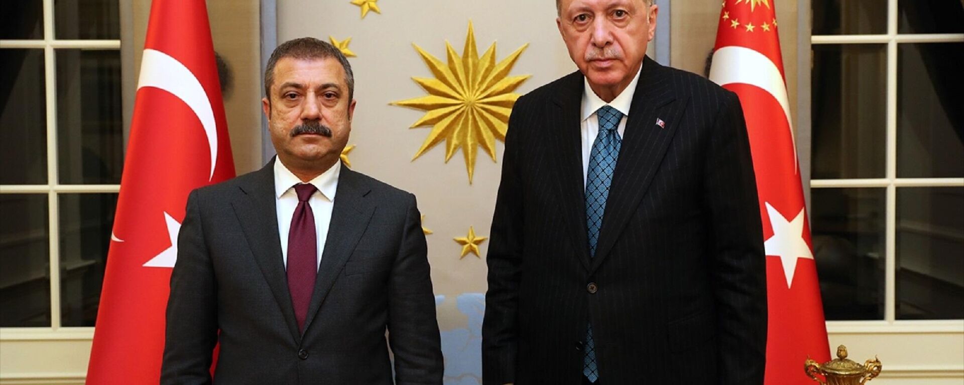 Cumhurbaşkanı Recep Tayyip Erdoğan, TCMB Başkanı Şahap Kavcıoğlu'nu kabul etti.

 - Sputnik Türkiye, 1920, 23.11.2021