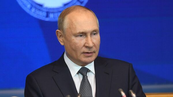 Putin gelecek seçimler, dolar ve kripto para birimleriyle ilgili CNBC’ye konuştu - Sputnik Türkiye