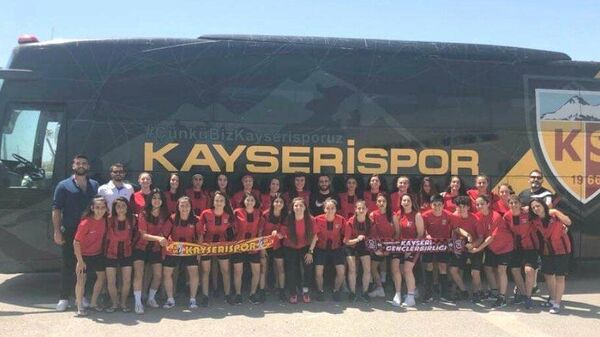 Kayserispor kadın futbol takımı - Sputnik Türkiye
