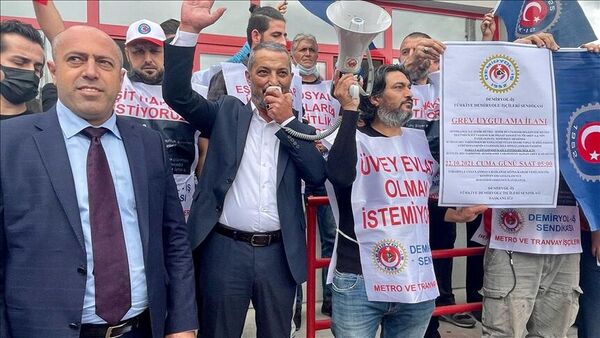 İzmir'de metro ve tramvay çalışanları, grev - Sputnik Türkiye