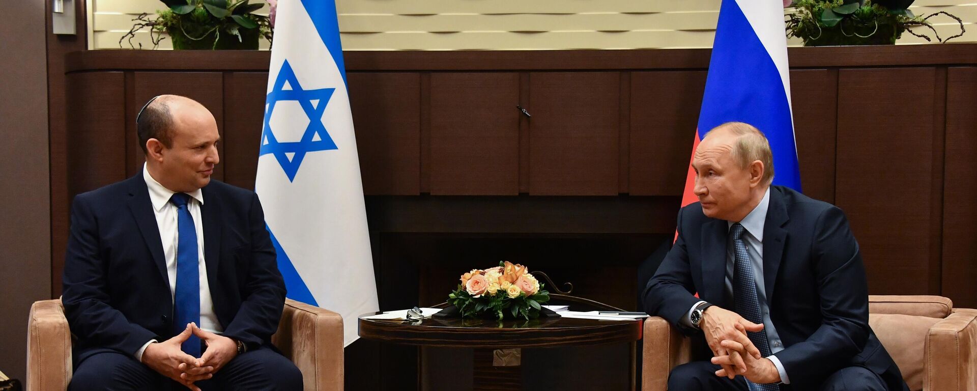 Rusya Devlet Başkanı Vladimir Putin, Soçi'de yeni İsrail Başbakanı Naftali Bennett ile ilk yüz yüze görüşmesini gerçekleştirdi. - Sputnik Türkiye, 1920, 22.10.2021