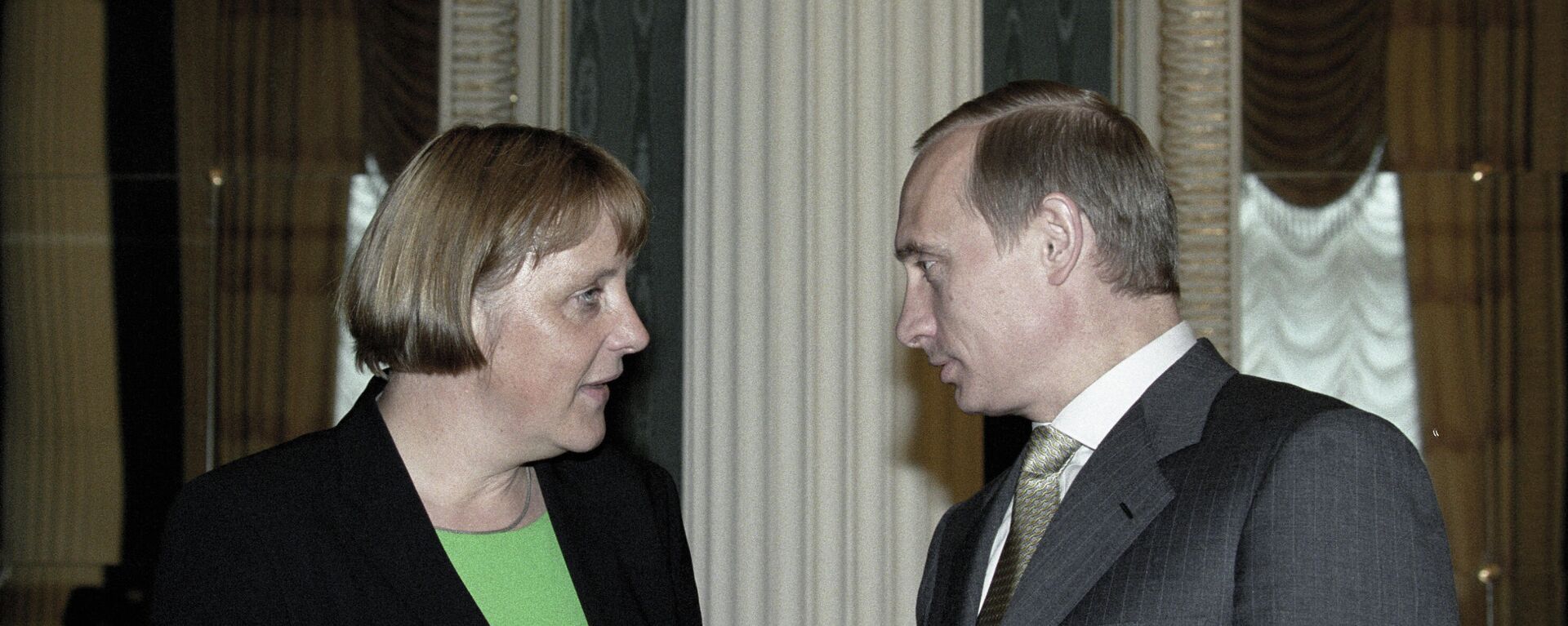Almanya Başbakanı Angela Merkel ile Rusya Devlet Başkanı Vladimir Putin - Sputnik Türkiye, 1920, 23.10.2021
