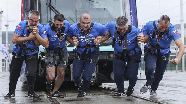 2. Metro İstanbul Strongman Challenge Tren Çekme Yarışması - Sputnik Türkiye