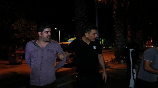 Polisin 'Dur' ihtarına uymayan sürücü - Sputnik Türkiye
