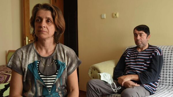 Eşini sedyeden düşürüp gizlediklerini öne sürdüğü ambulans görevlileri hakkında suç duyurusu - Sputnik Türkiye