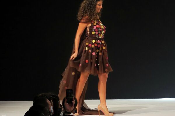 Paris'te çikolatadan elbiselerle podyuma çıktılar - Sputnik Türkiye