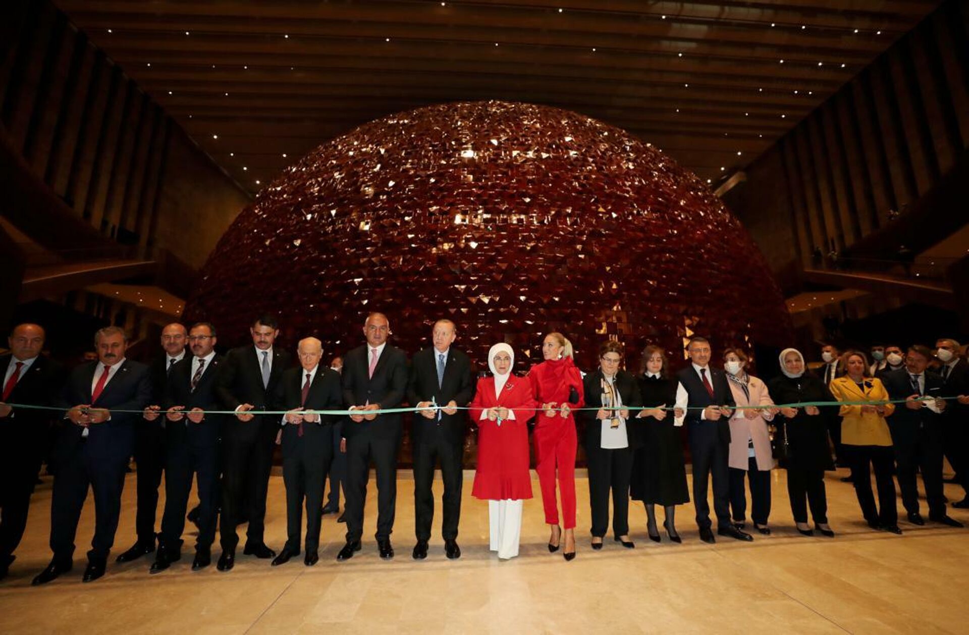 13 yıldır kapalı olan İstanbul'un önemli kültür merkezi olan Atatürk Kültür Merkezi, Cumhurbaşkanı Recep Tayyip Erdoğan'ın katılımıyla açıldı. - Sputnik Türkiye, 1920, 29.10.2021