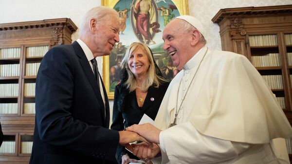 ABD Başkanı Joe Biden, Papa Francis  - Sputnik Türkiye