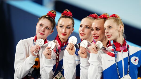 Rus jimnastikçiler; Alisa Tişenko, Angelina Şkatova, Anastasya Bliznyuk
 - Sputnik Türkiye