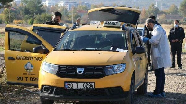 Taksiciyi bayıltıp parasını çaldılar - Sputnik Türkiye
