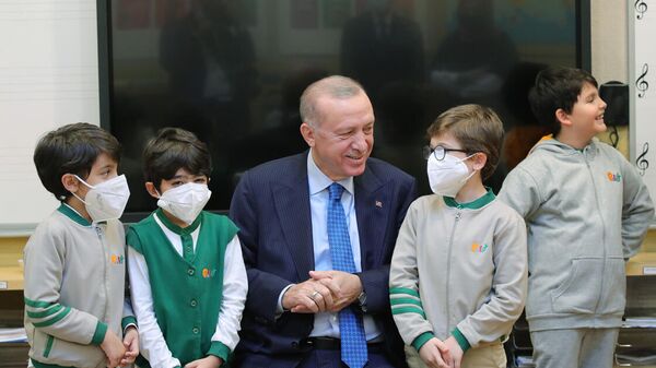 Cumhurbaşkanı Erdoğan, Palet Türk Müziği İlkokulu'nun açılışını gerçekleştirdi - Sputnik Türkiye