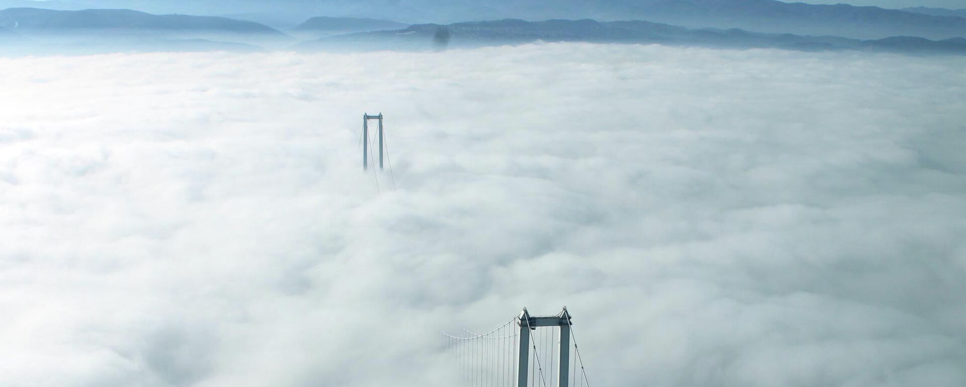 Osmangazi Köprüsü sis nedeniyle gözden kayboldu - Sputnik Türkiye, 1920, 07.11.2021