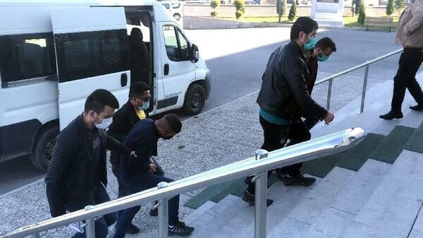 Hırsızlıktan serbest kaldılar, uyuşturucudan tutuklandılar - Sputnik Türkiye