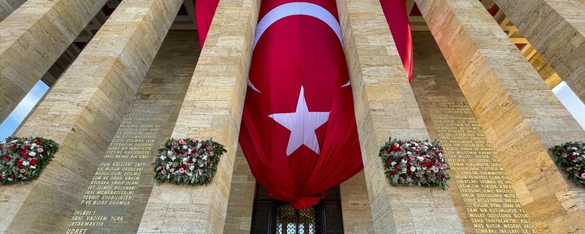 Türkiye Cumhuriyeti'nin kurucusu Büyük Önder Mustafa Kemal Atatürk, ebediyete intikalinin 83. yılında Anıtkabir'de düzenlenen devlet töreniyle anıldı. - Sputnik Türkiye, 1920, 27.10.2022