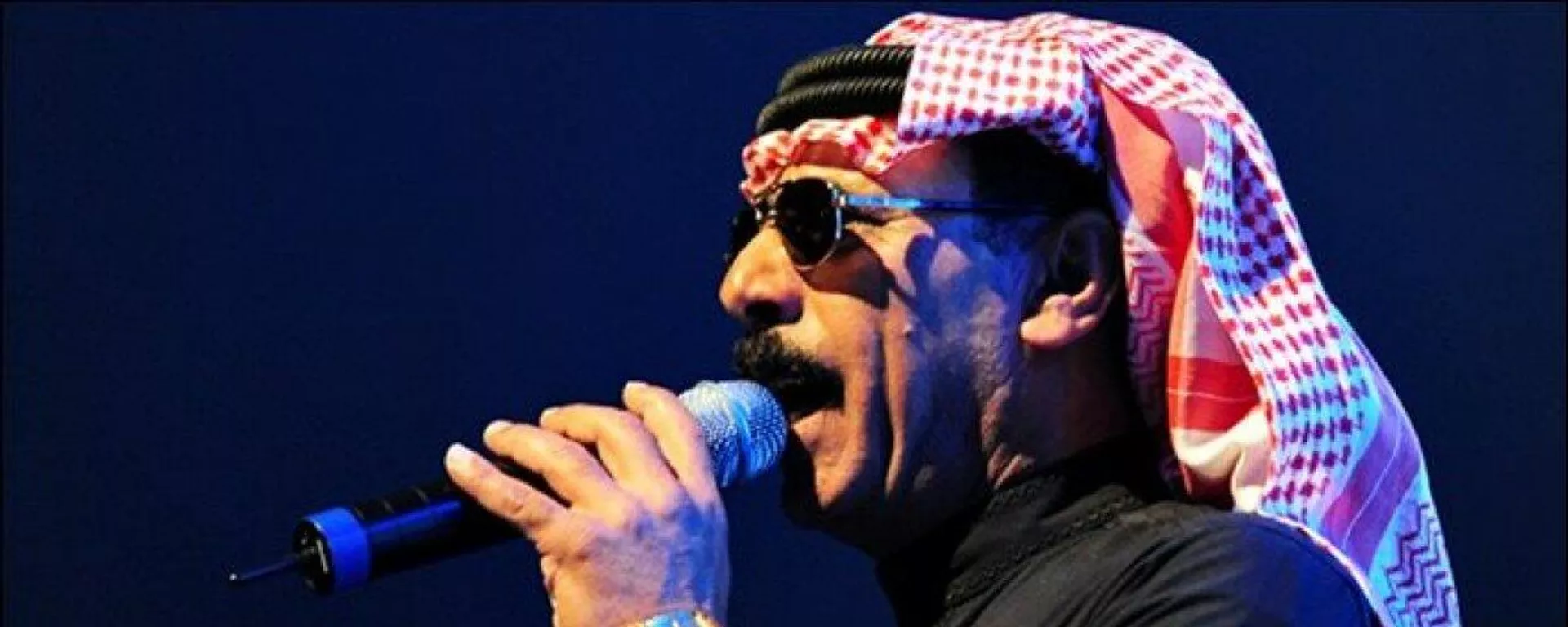 Şanlıurfa'da gözaltına alınan Suriyeli şarkıcı Omar Souleyman adliyeye sevk edildi - Sputnik Türkiye, 1920, 18.11.2021