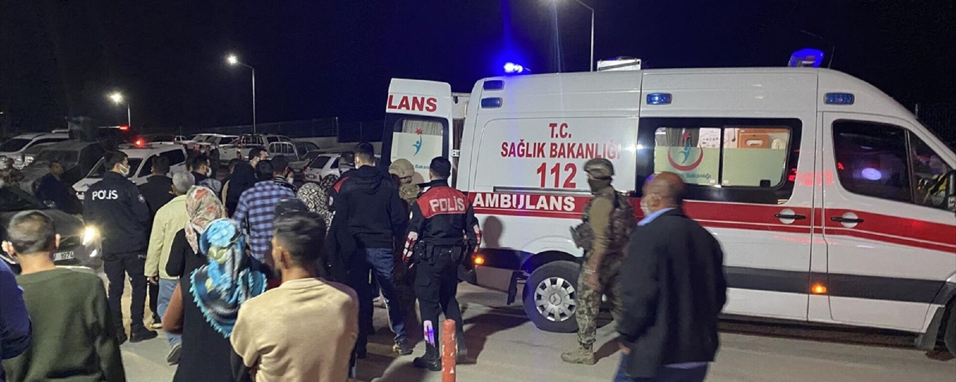 Adana’nın Ceyhan ilçesinde düğünde çıkan silahlı kavgada 2’si çocuk 10 kişi yaralandı.
 - Sputnik Türkiye, 1920, 20.11.2021