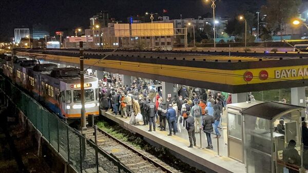 İstanbul'da metro hattındaki arıza yoğunluğa neden oldu
 - Sputnik Türkiye
