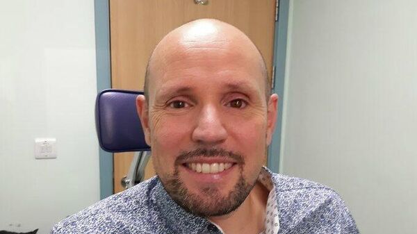 Londra'daki Moorfields Göz Hastanesi, Steve Verze'nin dünyada dijital 3D baskılı protez göz takılan ilk kişi olduğunu açıkladı. - Sputnik Türkiye