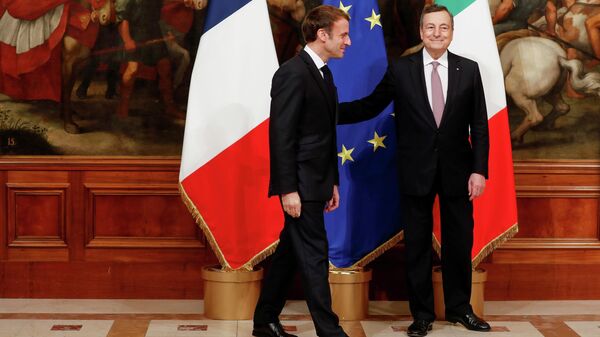 Fransa Cumhurbaşkanı Emmanuel Macron, İtalya Başbakanı Mario Draghi - Sputnik Türkiye
