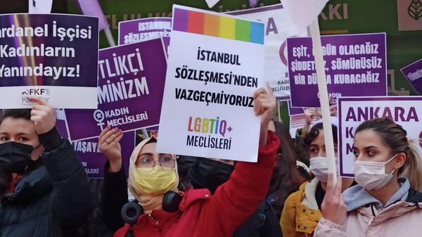 FKF'li Kadınlar 25 Kasım protestosu - Sputnik Türkiye