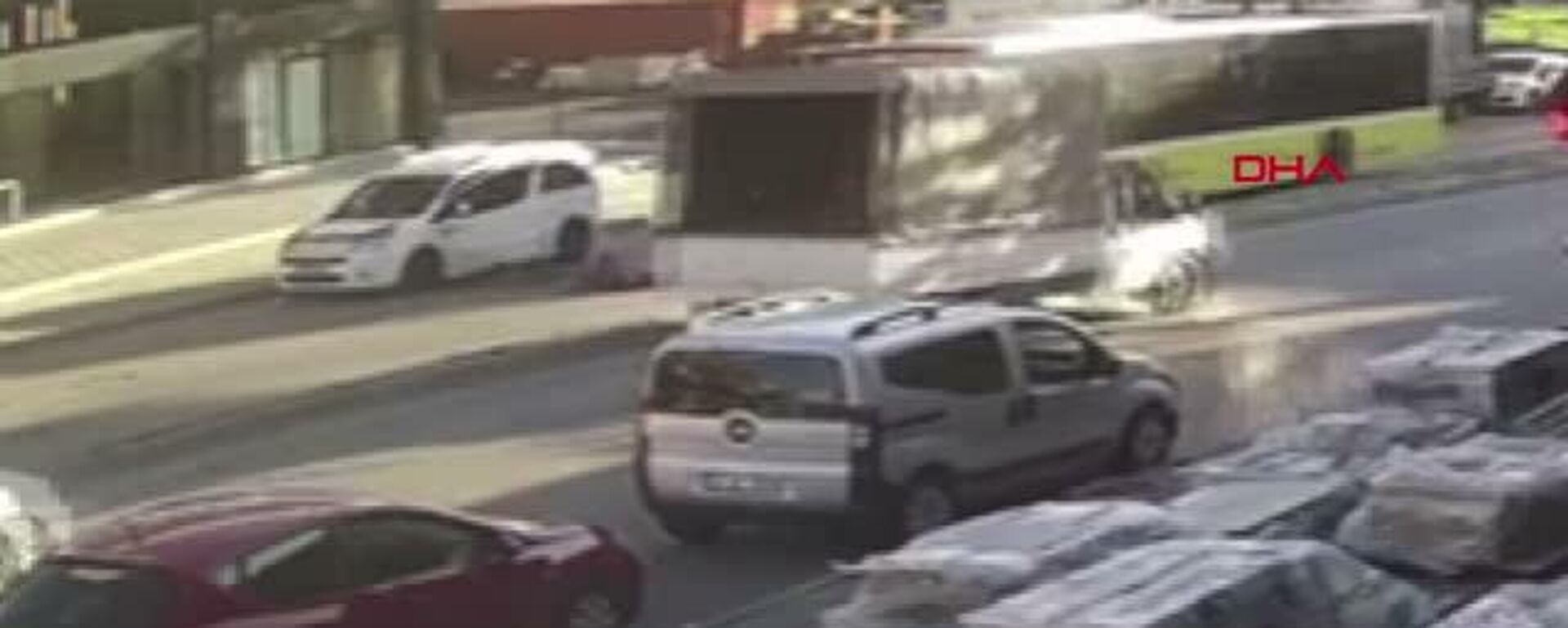 Ümraniye'deki scooter kazası: Hafif ticari aracının kapısını açan şoföre 6 yıl hapis talebi - Sputnik Türkiye, 1920, 02.12.2021