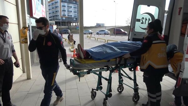 Eşini rahatsız eden kargocuyu sokak ortasında vurdu - Sputnik Türkiye