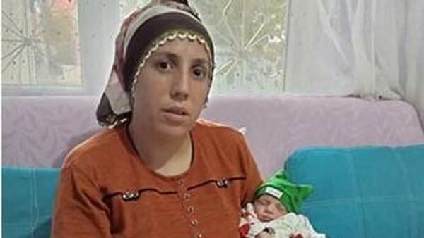 Annesi Kovid-19 olan Hamza bebek 4 günlükken literatüre girdi - Sputnik Türkiye