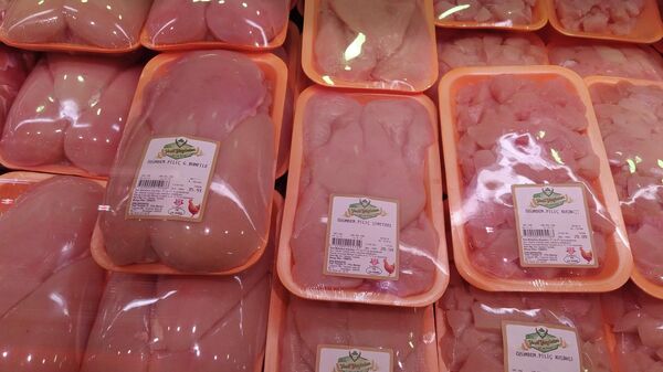 Türkiye’den İran’a beyaz et ihracatı artınca, beyaz et çeşitlerinden olan tavuk göğsünün fiyatı yüzde 30 zamlandı. - Sputnik Türkiye
