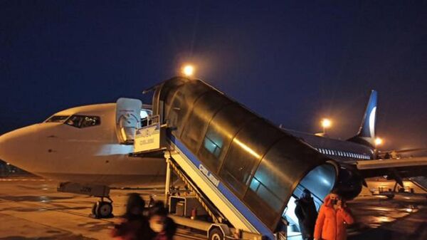 Van seferini yapan AnadoluJet'e ait Boeing 737 tipi yolcu uçağı, teknik arıza nedeniyle Erzurum Havalimanı'na iniş yaptı.
 - Sputnik Türkiye