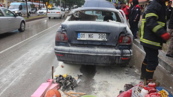 Adana'nın merkez Çukurova ilçesinde LPG'li otomobilde meydana gelen patlamada sürücü yaralandı.
 - Sputnik Türkiye