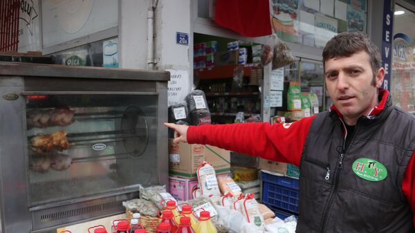 Pişirme fırınından tavuk çalınan iş yeri sahibi: 'Bu beni ürküttü' - Sputnik Türkiye