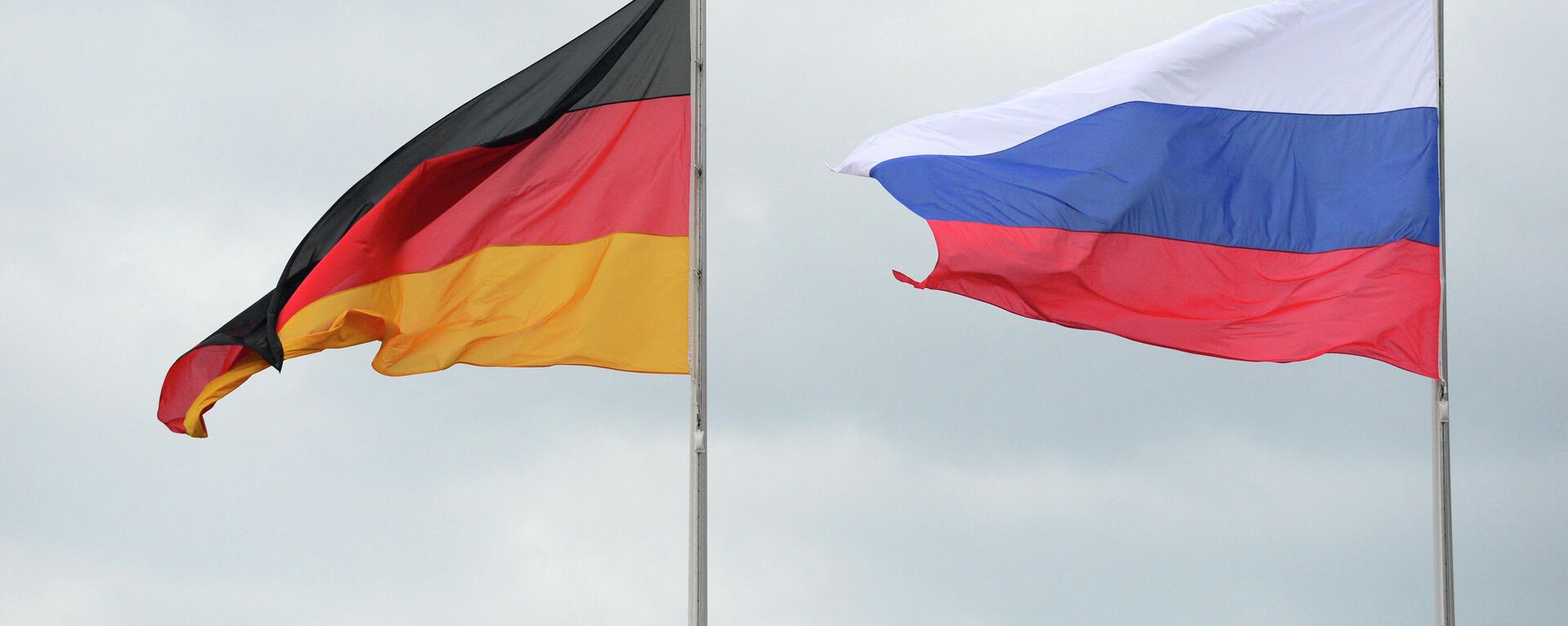 Rusya ve Almanya bayrakları - Sputnik Türkiye, 1920, 07.05.2022