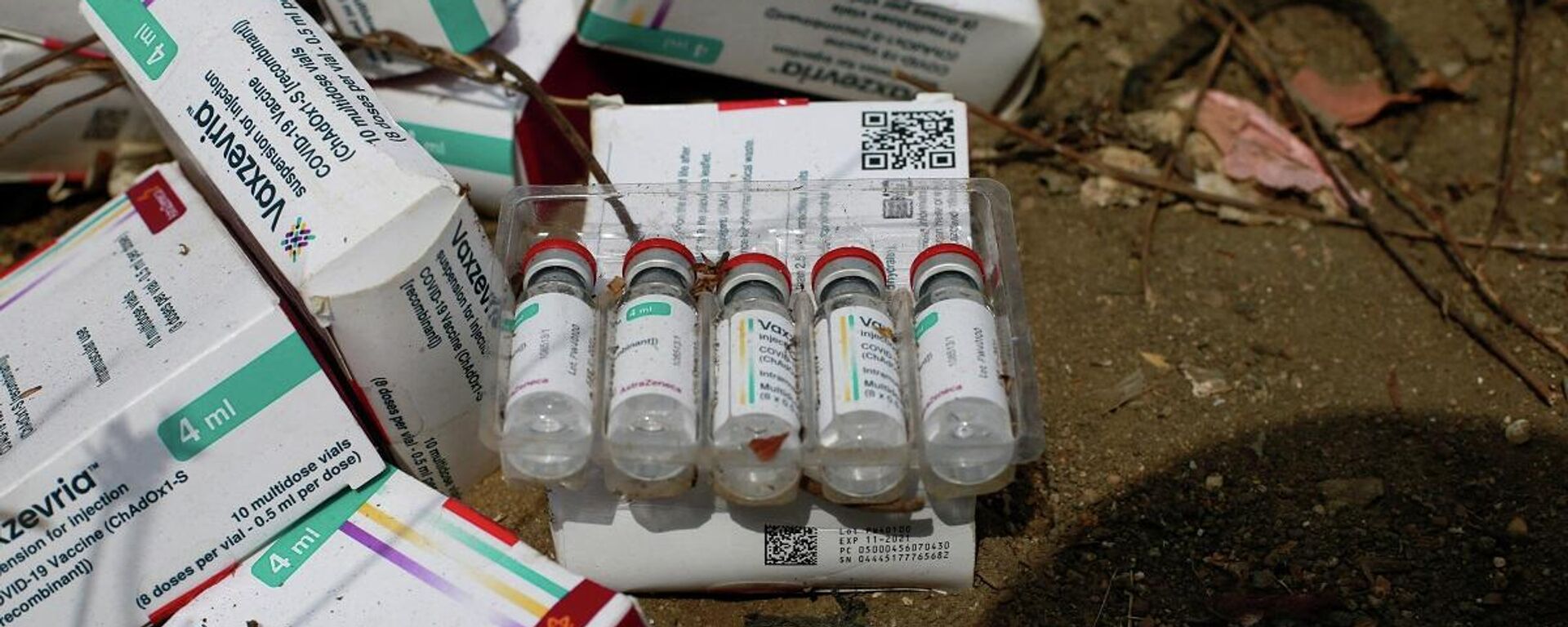 Nijerya hükümeti, Kovid-19'a karşı mücadele kapsamında ülkeye yollanan son kullanma tarihi geçmiş 1 milyondan fazla AstraZeneca aşısını imha etti. - Sputnik Türkiye, 1920, 23.12.2021