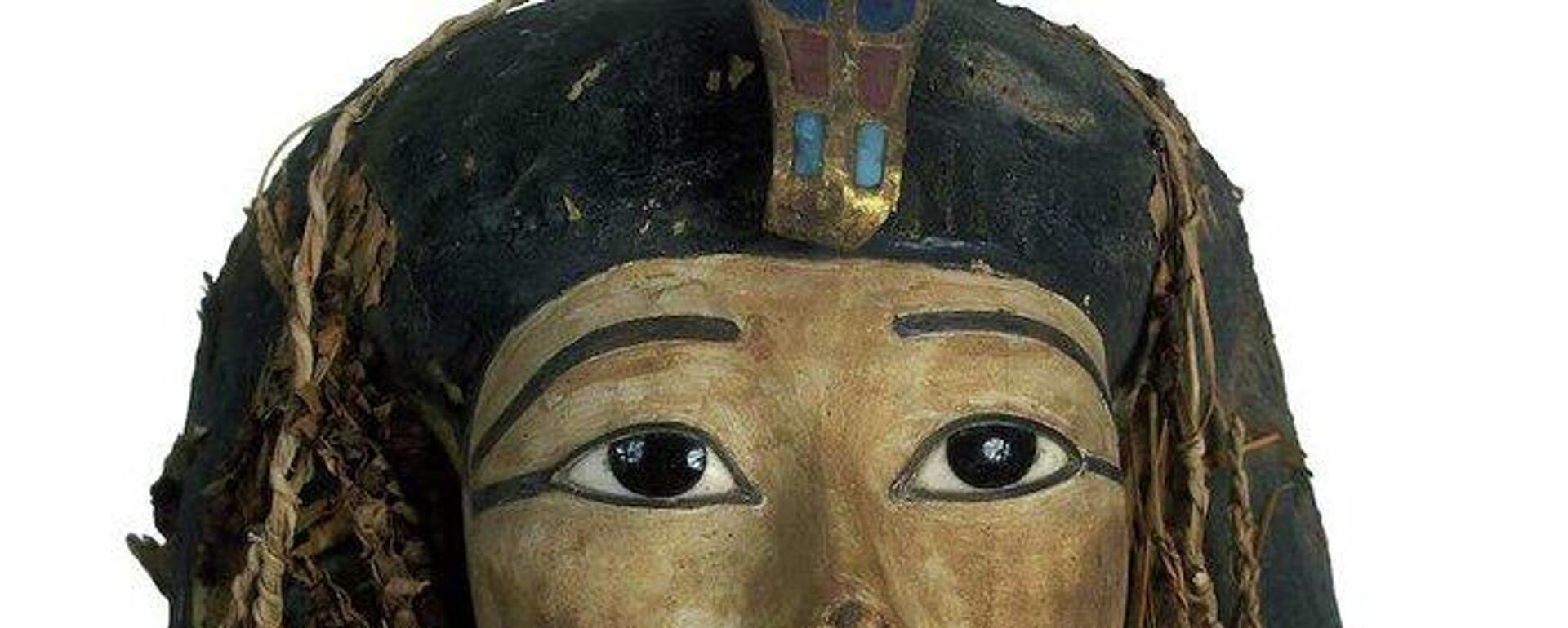 Mısır firavunu Amenhotep I'in daha önce hiç açılmamış mumyasının yüz maskesi - Sputnik Türkiye, 1920, 28.12.2021
