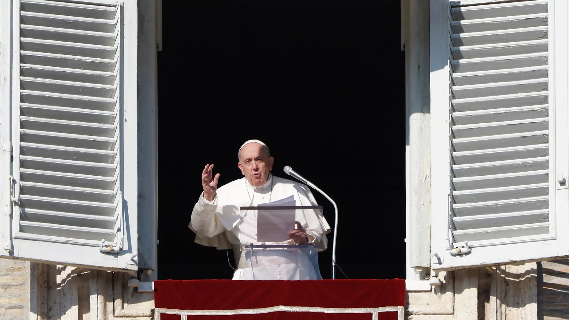 Vatikan'daki yeni yıl ayininde konuşan Papa Francis
