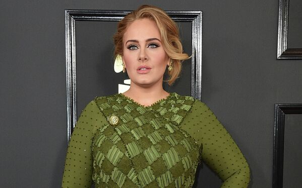 5 Mayıs doğumlu ve Boğa burcu mensubu olan İngiliz şarkıcı Adele, 2022&#x27;de daha çok eğlence ve özgürlükle buluşmakla kalmayacak, aynı zamanda kendini çok daha seksi ve özgüvenli hissedecek. Yeni ödüller alacak olan Adele aşk hayatıyla ilgili de bazı önemli kararlar vermek durumunda kalacak. - Sputnik Türkiye