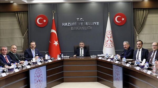 Türkiye Odalar ve Borsalar Birliği (TOBB) Başkanı Rifat Hisarcıklıoğlu ve beraberindeki heyet, Hazine ve Maliye Bakanı Dr. Nureddin Nebati'yi ziyaret etti - Sputnik Türkiye